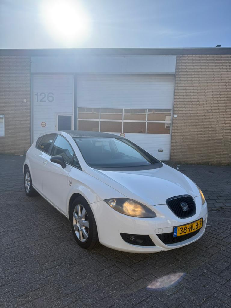 KOPPELING DEFECT Seat Leon 1.4 TSI 92KW 2009 Wit, Auto's, Seat, Bedrijf, Leon, Benzine, B, Hatchback, Handgeschakeld, Origineel Nederlands