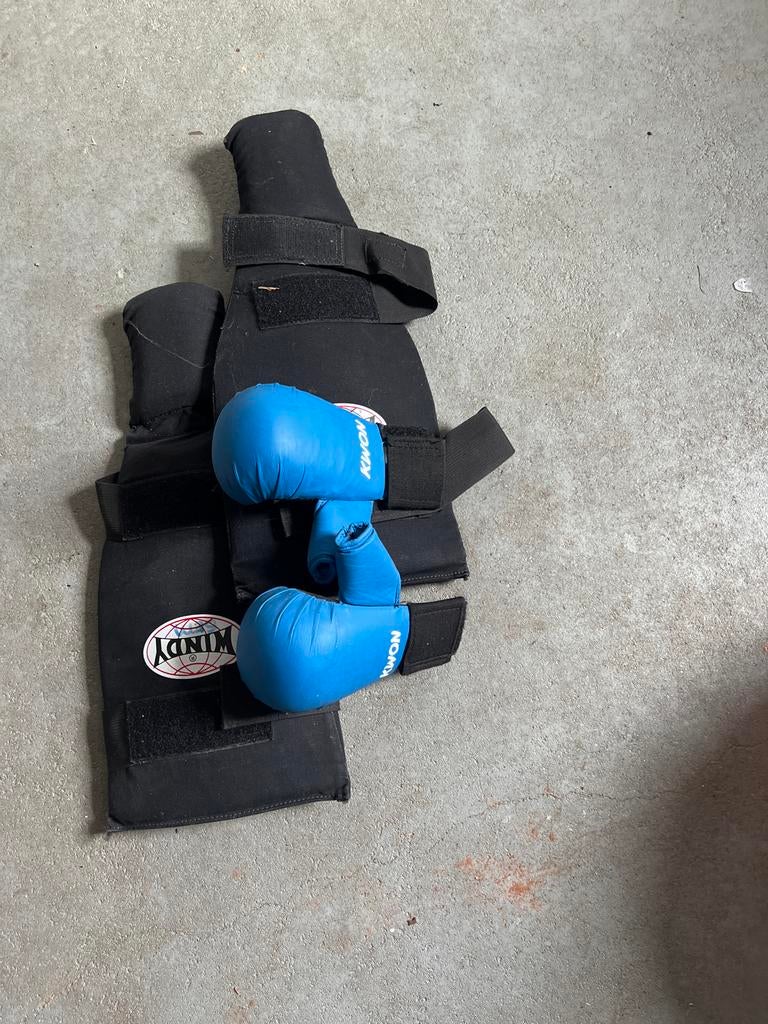 Kwon en Windy vechtsport bescherming, Gebruikt, Overige, Maat XS of kleiner, Vechtsportbescherming