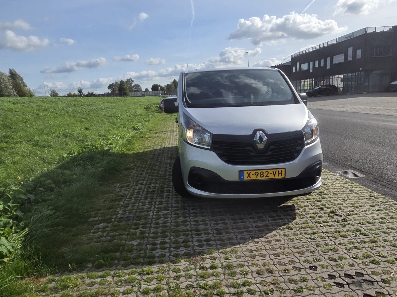 Renault Trafic Grand 1.6 Energy dCi 95pk S&S 2018 Grijs, Voorwielaandrijving, 8 stoelen, 2000 kg, Particulier