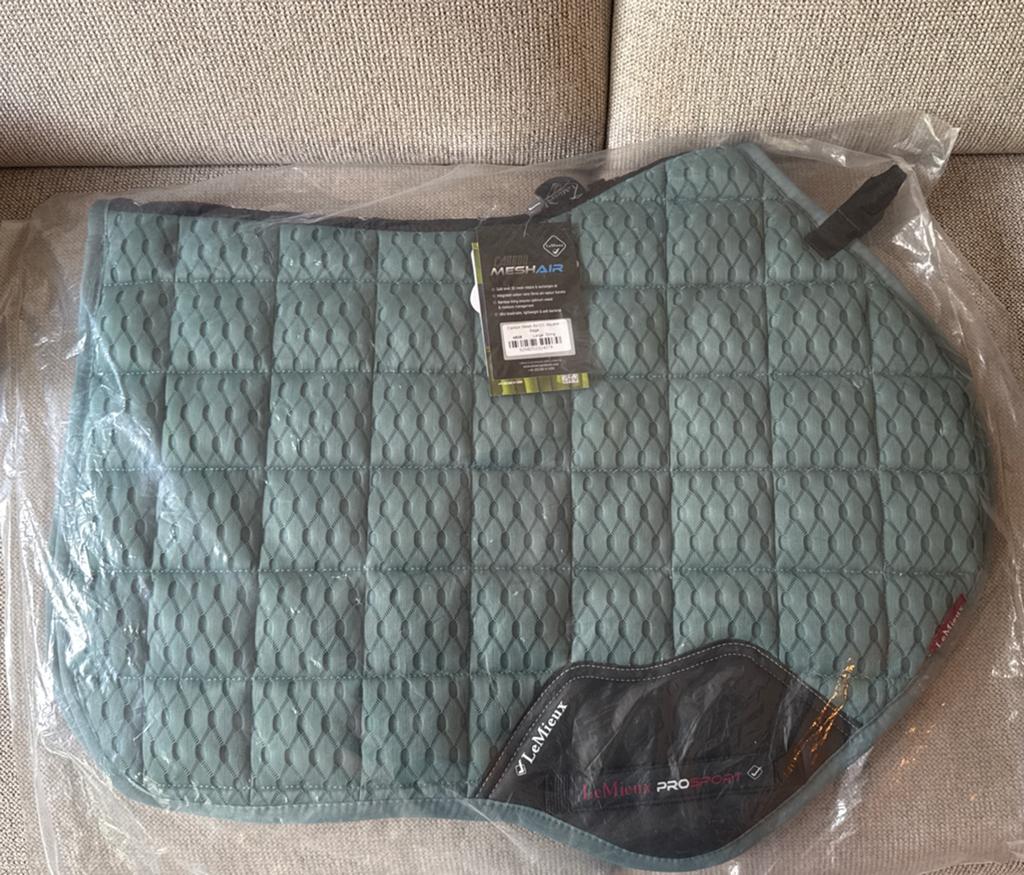 Nieuw Lemieux dekje CC maat L, Dieren en Toebehoren, Paarden en Pony's | Dekens en Dekjes, Full (L), Mesh, Nieuw, Ophalen of Verzenden
