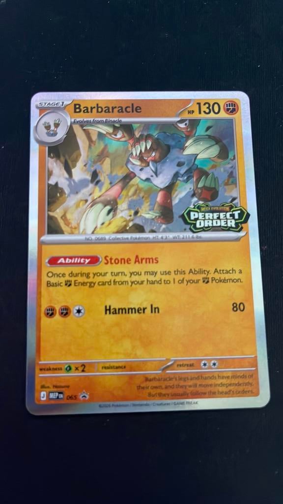 Barbaracle prerelease promo, Hobby en Vrije tijd, Verzamelkaartspellen | Pokémon, Ophalen of Verzenden, Zo goed als nieuw