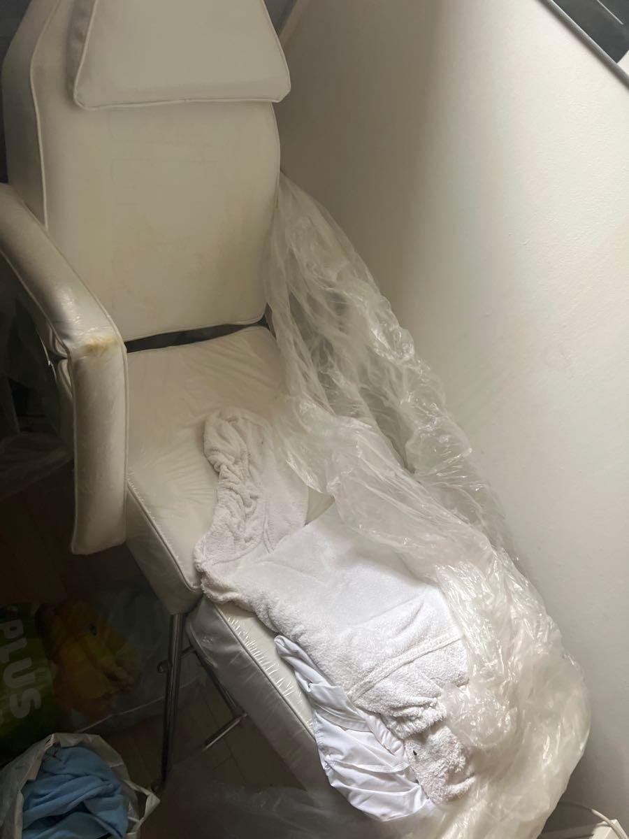 Witte behandelstoel / massagestoel, Gebruikt, Wit, Ophalen of Verzenden, Metaal