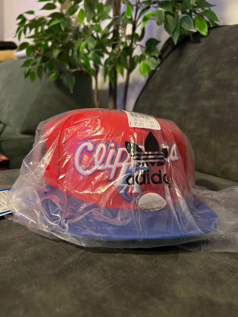 Adidas NBA Clippers Pet - Nieuw & Ongedragen (Verzamelaar), Ophalen of Verzenden, Nieuw, One size fits all, Pet