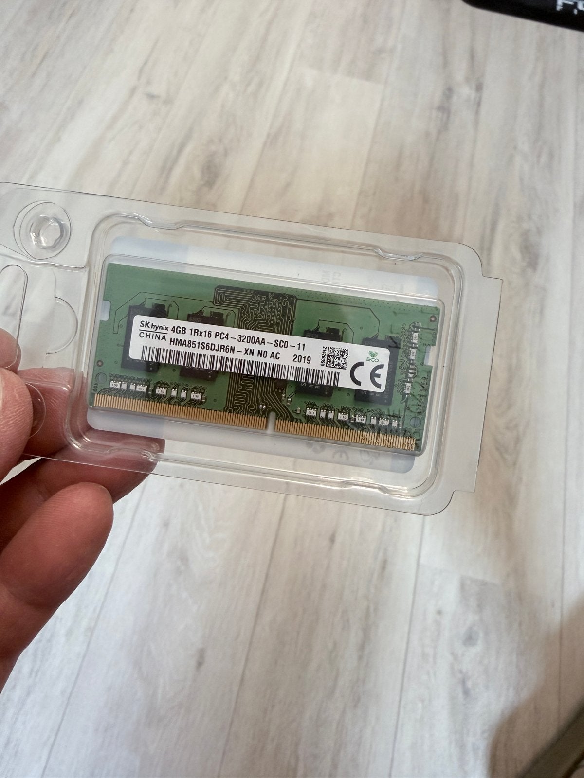 SK Hynix 4GB DDR4 RAM PC4-3200AA Laptop Geheugen, -, Ophalen of Verzenden, Zo goed als nieuw, -