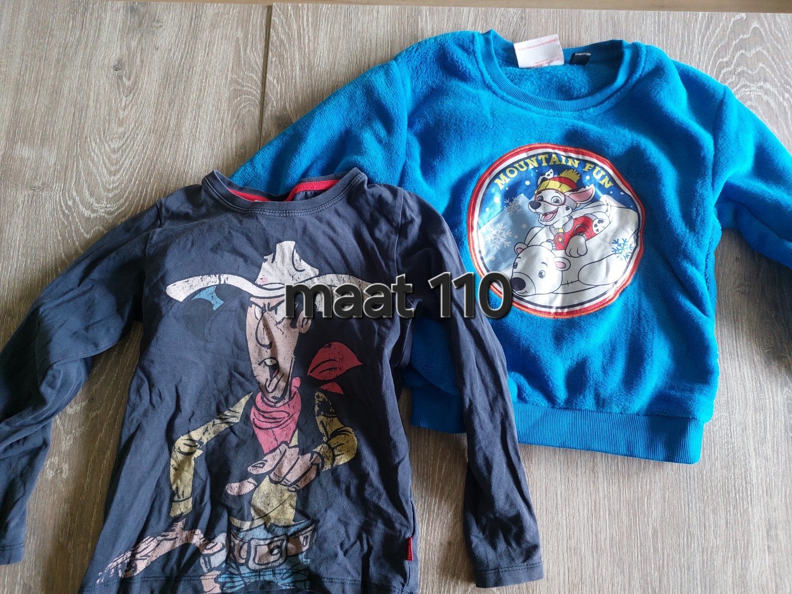 Jongens shirts maat 110: Lucky Luke en Paw Patrol, Gebruikt, Ophalen of Verzenden, Setje, Jongen