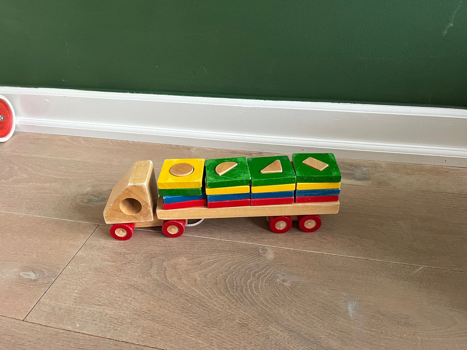 Retro houten vrachtwagen met vormenstoof blokken, Ophalen, Gebruikt, Duw- of Trekspeelgoed