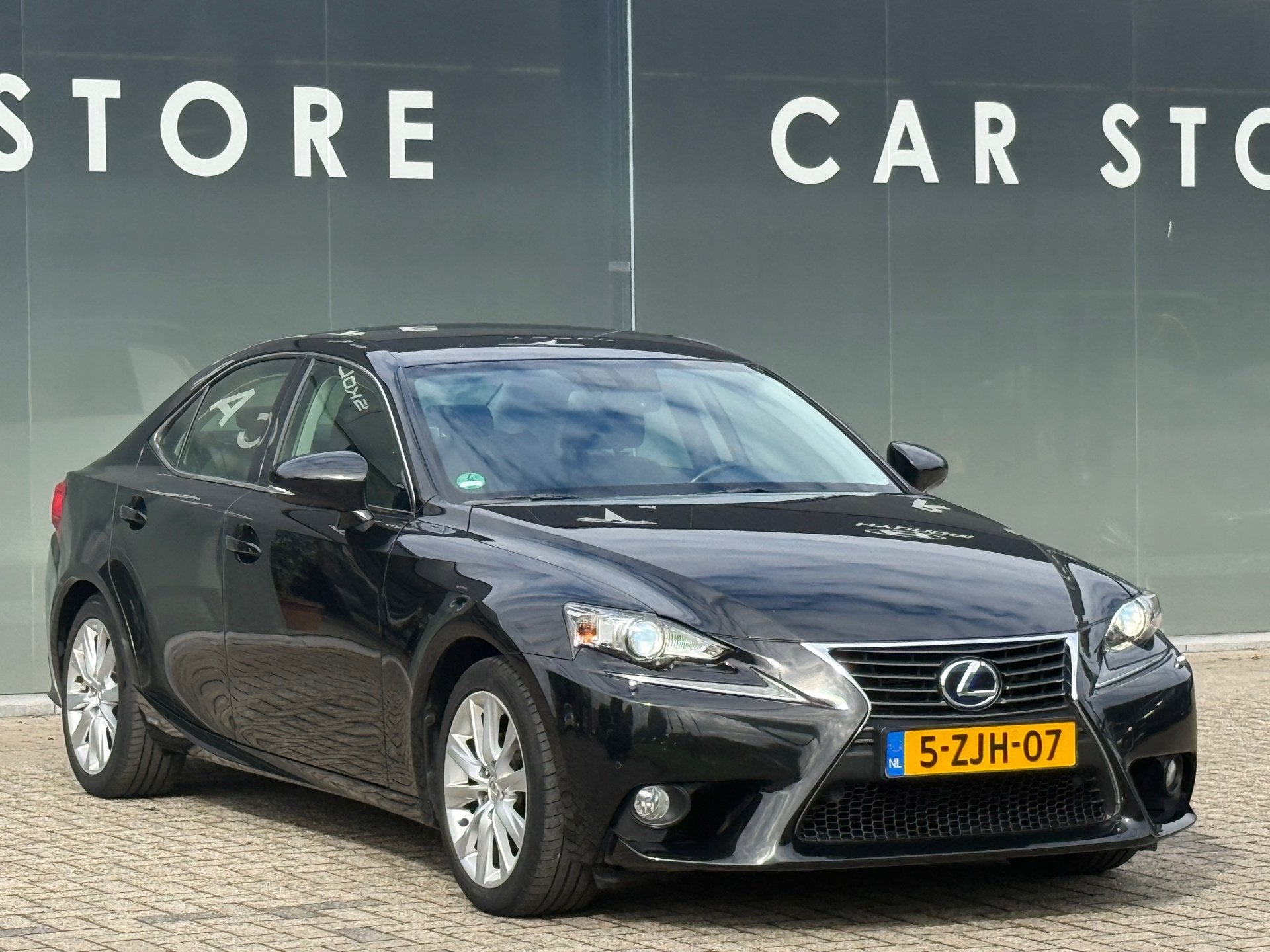 Lexus IS 300h Business Line Navi|Camera|ORG NL Auto, Auto's, Automaat, Achterwielaandrijving, Gebruikt, 181 pk