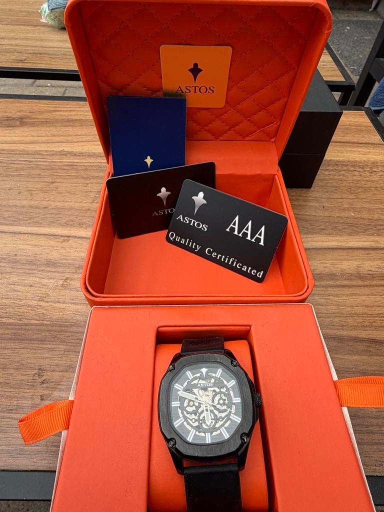 Astos Horloge Zwart - Zo goed als nieuw, Overige merken, Overige materialen, Polshorloge, Ophalen of Verzenden