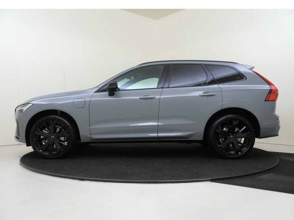 Volvo XC60 T8 AWD Plus Black Edition | Panoramadak | 360° C, Auto's, Automaat, 12 maanden, Gebruikt, 4 cilinders