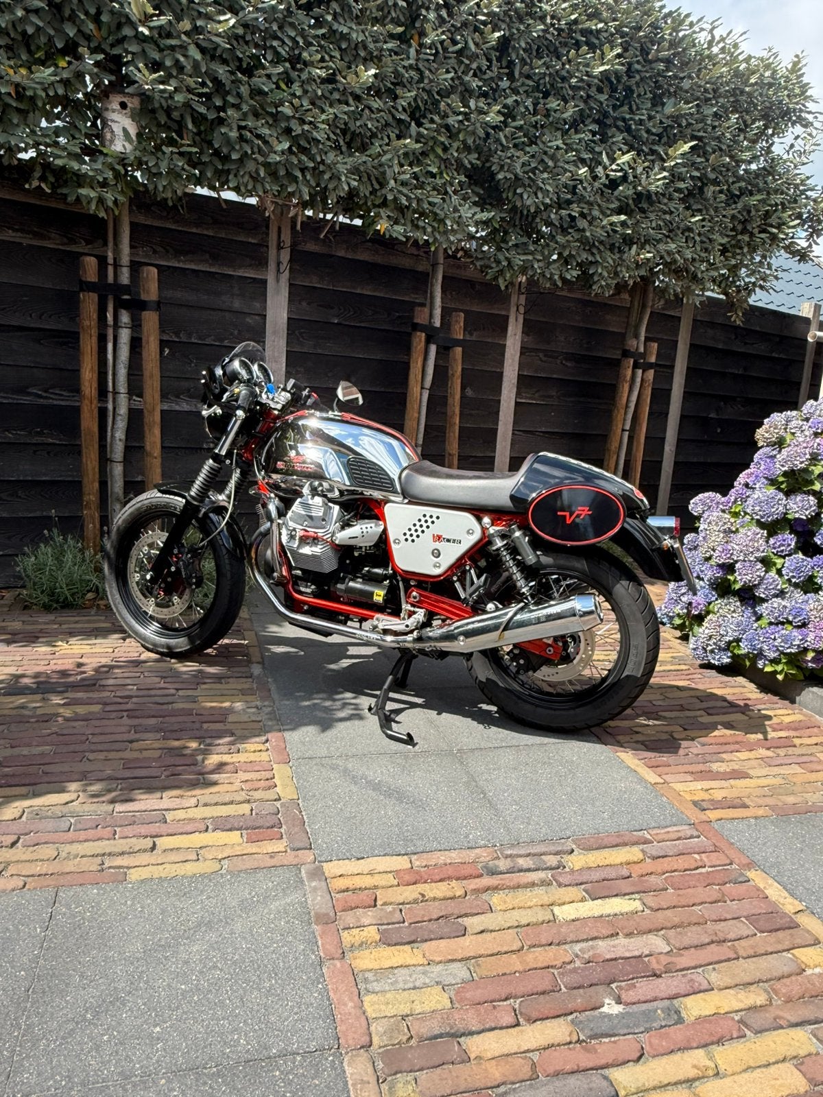 Moto Guzzi V7 caferacer 2012 € 6150,00, Cardan-aandrijving, 2 cilinders, 744 cc, Gebruikt