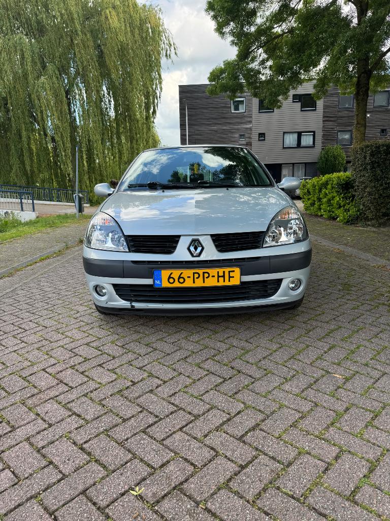 Renault Clio 1.2 16V Autbas super onderhoud en super schoon, Voorwielaandrijving, Stof, 74 pk, 31 €/maand