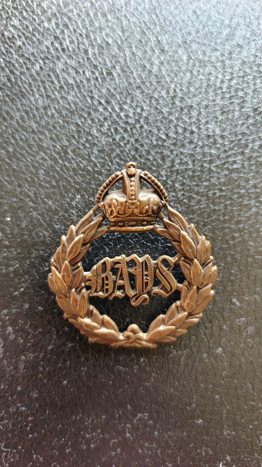 Originele WW1 capbadge 2nd Dragoon Guards., Ophalen of Verzenden, Landmacht, Engeland, Embleem of Badge