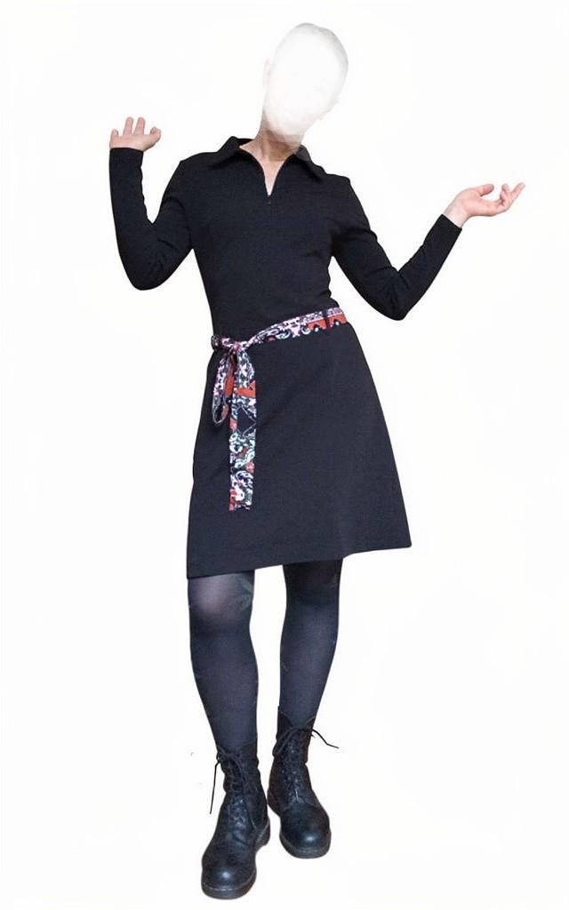Zwarte jurk met kleurrijke ceintuur, Maat 38/40 (M), Tuzzi, Verzenden, Zwart