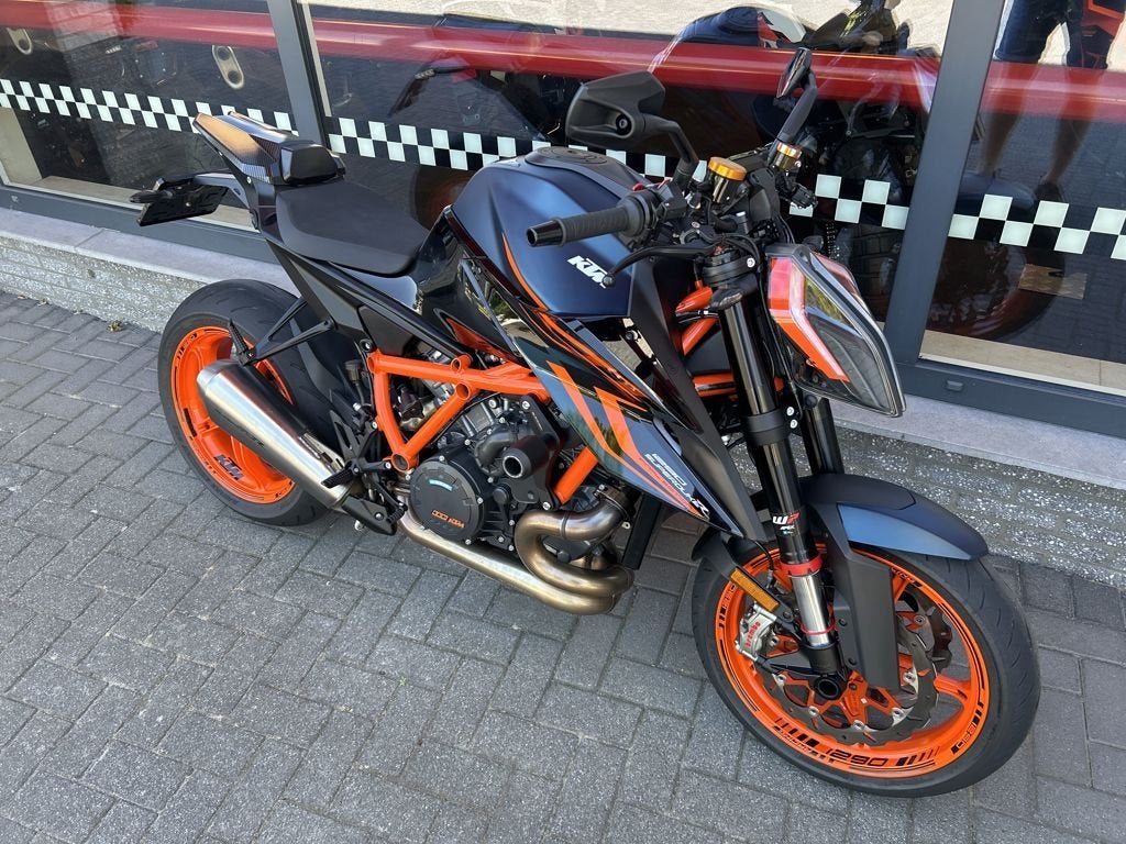 KTM 1290 SUPER DUKE R 2024, Motoren, Naked bike, Gebruikt, Bedrijf