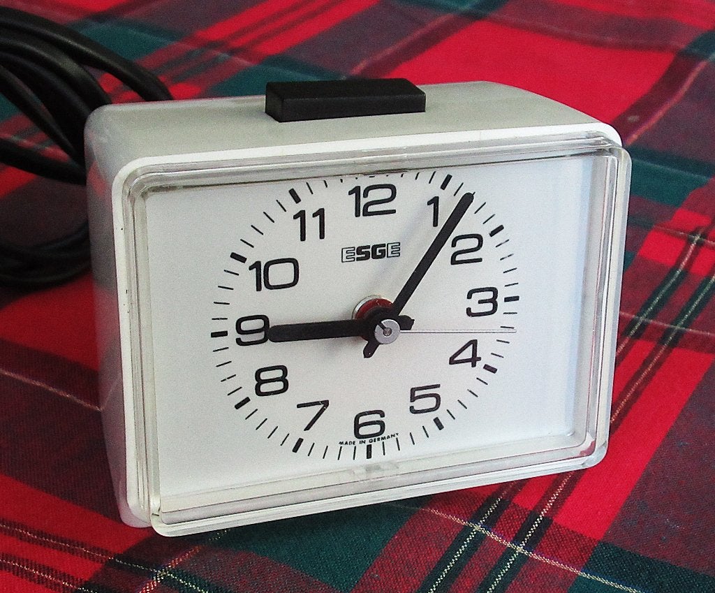 ESGE retro stijl elektrische wekker, Germany., Ophalen of Verzenden