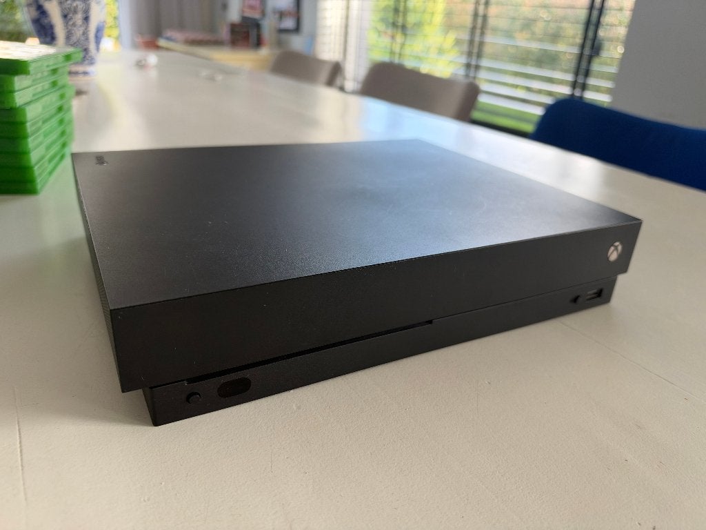 Xbox One X 1 TB + 9 spellen – zonder controller, Ophalen of Verzenden, Zonder controller, 1 TB, Xbox One X