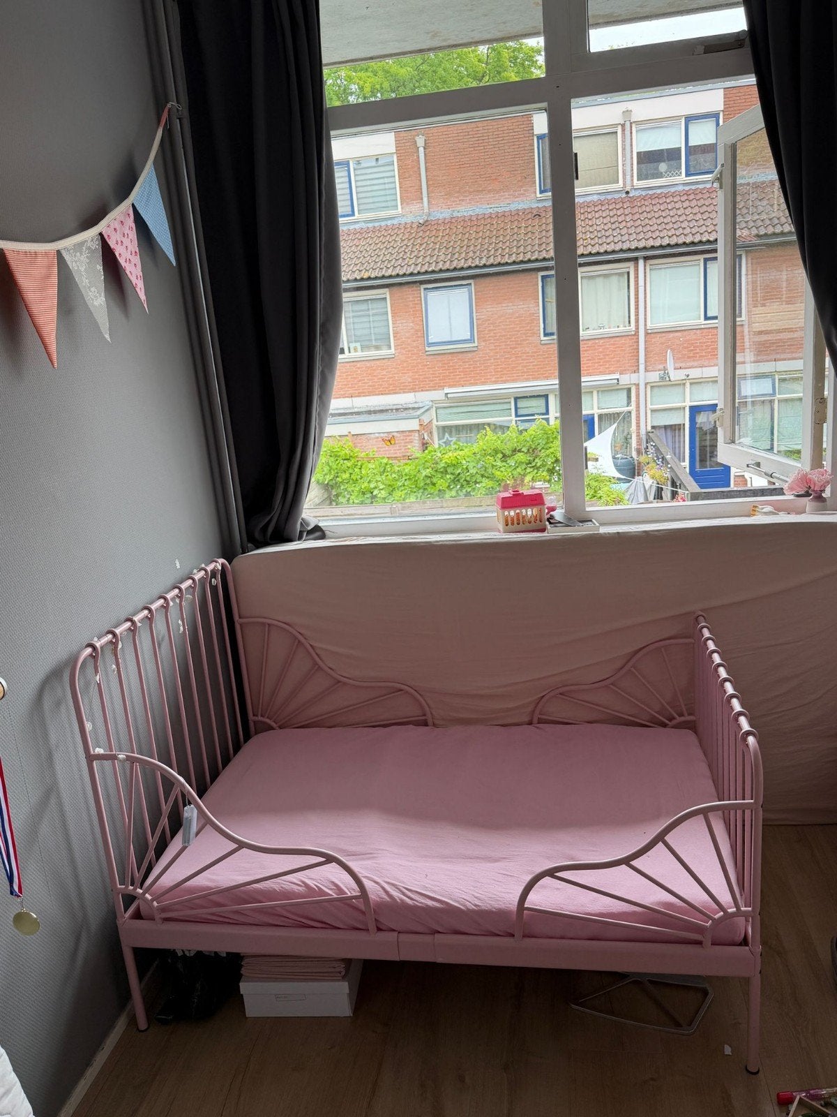 Roze kinderbed minnen van ikea, 70 tot 85 cm, Zo goed als nieuw, Minder dan 140 cm, Ophalen