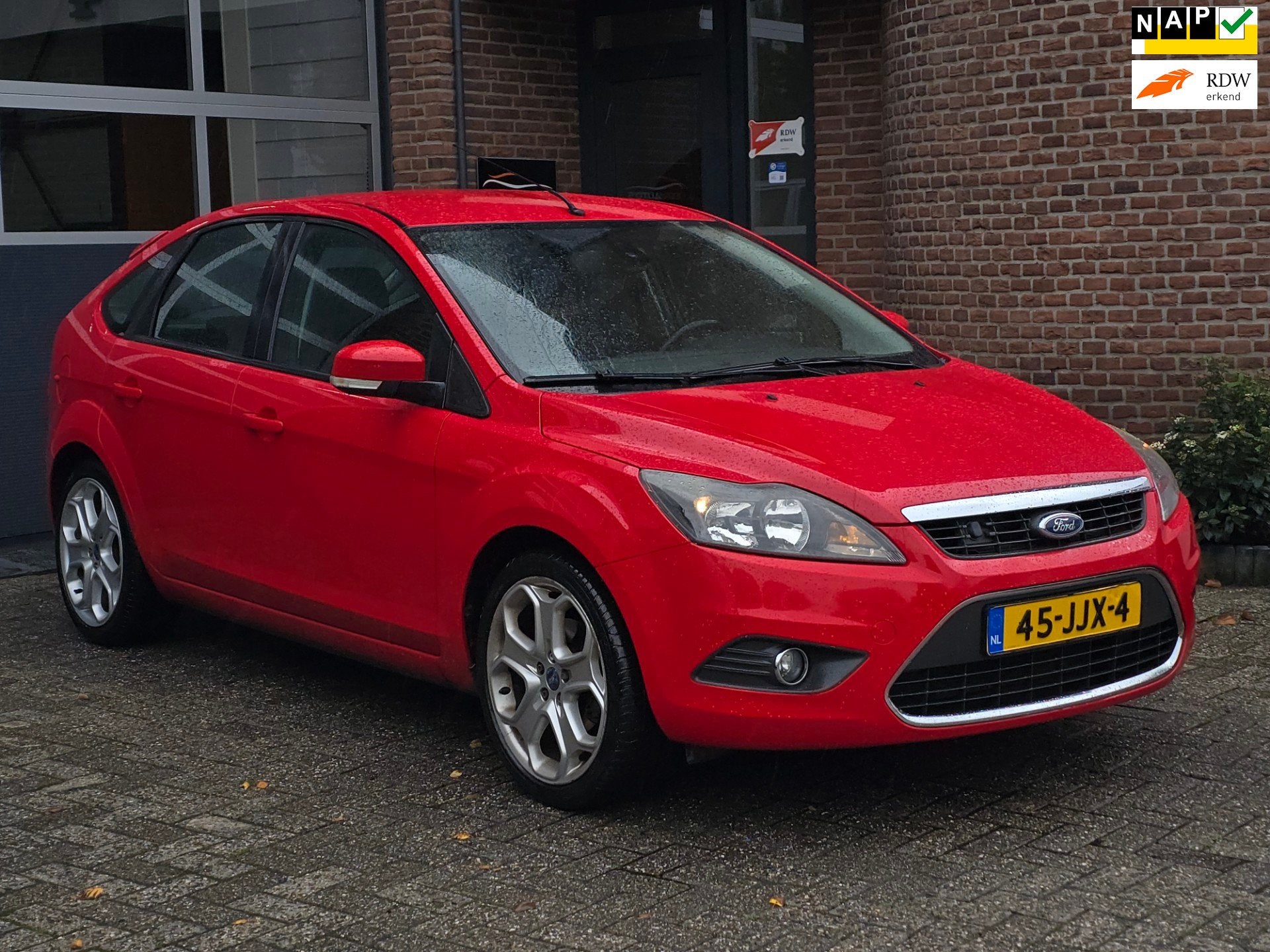 Ford Focus 1.8 Titanium Flexi Fuel Apk |Nap |Clima |Trekhaak, Auto's, 125 pk, Gebruikt, 4 cilinders, Euro 4