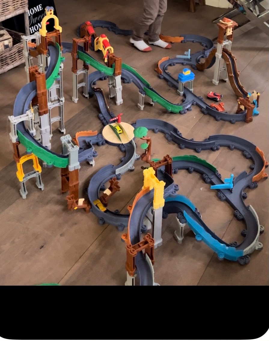 Chuggington StackTrack mega set + 11 treinen, Ophalen, Zo goed als nieuw