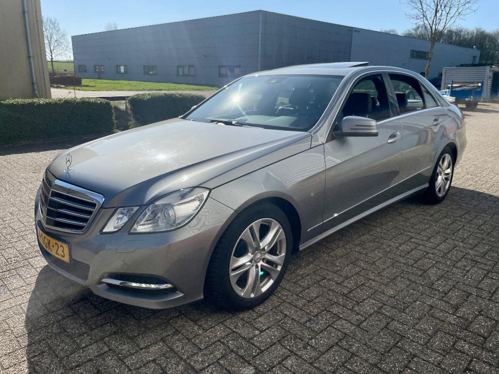 Mercedes-Benz E-Klasse E350 CDI Sedan 4-Matic W212 2012, Auto's, Mercedes-Benz, Automaat, Euro 5, Zwart, Leder en Stof
