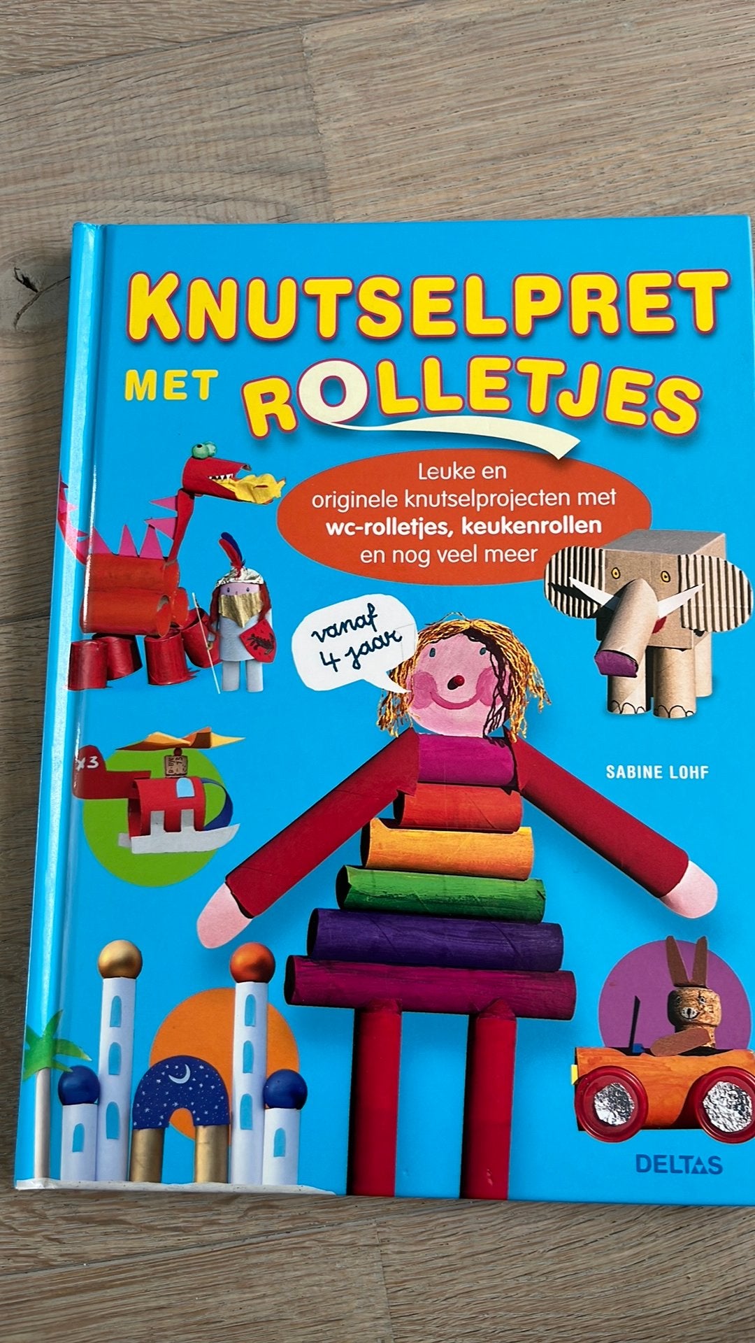 Boek Knutselpret met rolletjes, Ophalen of Verzenden, Zo goed als nieuw