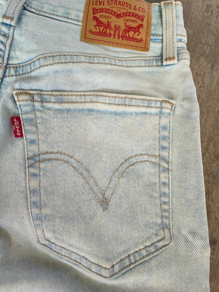 Levis 25/27, Ophalen of Verzenden, Zo goed als nieuw, Blauw, W32 (confectie 46) of kleiner