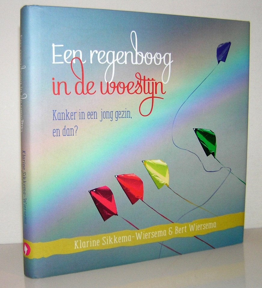 Een regenboog in de woestijn (kanker in een jong gezin), Boeken, Ophalen of Verzenden, Zo goed als nieuw, Christendom | Katholiek