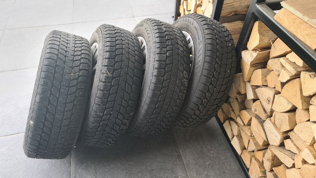 Winterbanden VW Golf, Auto-onderdelen, Banden en Velgen, Ophalen, Gebruikt, 15 inch, Winterbanden