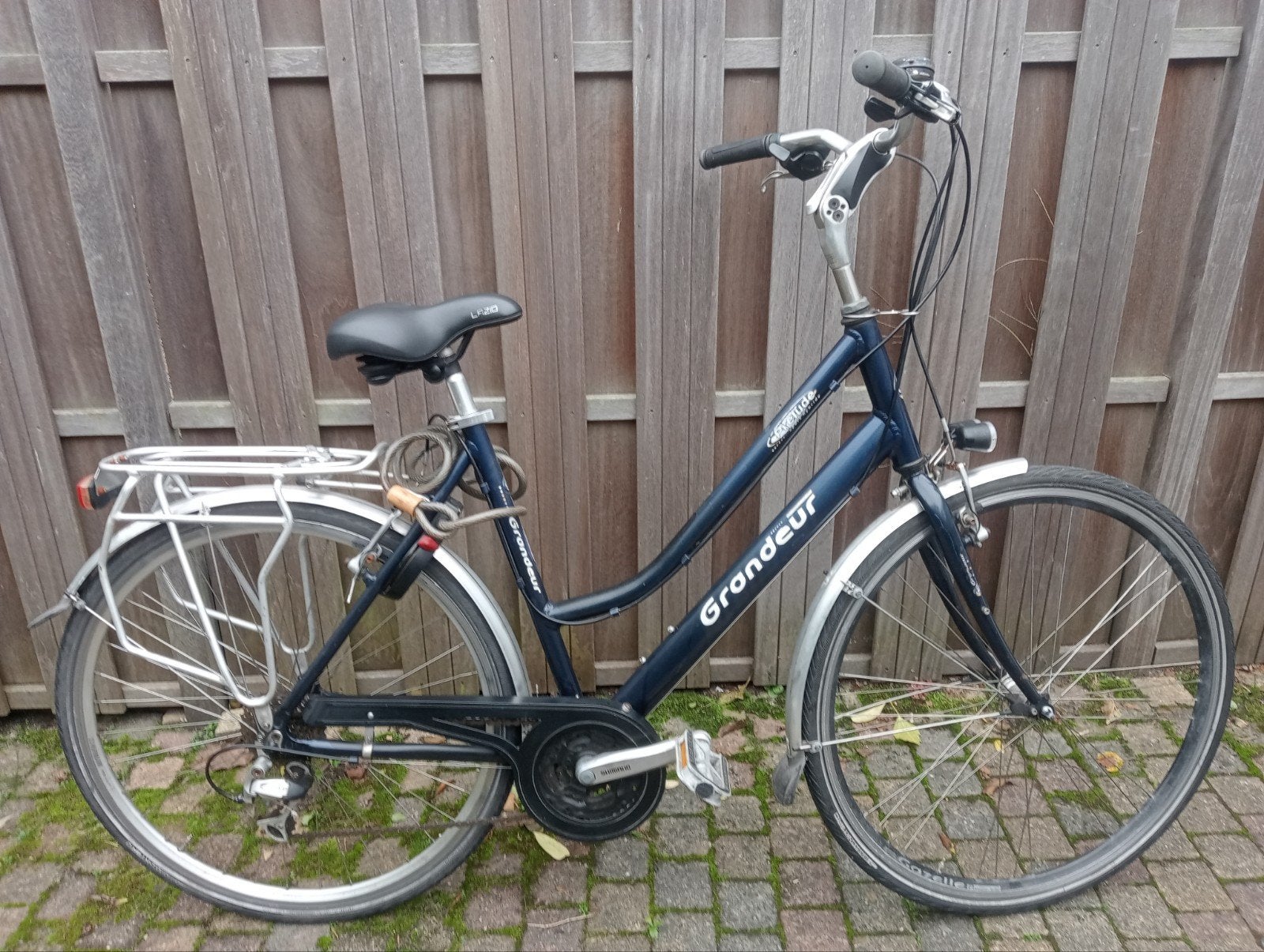 Grandeur damesfiets met 21 versnellingen en dubbel slot, Fietsen en Brommers, Gebruikt, Velgrem, Versnellingen, Ophalen