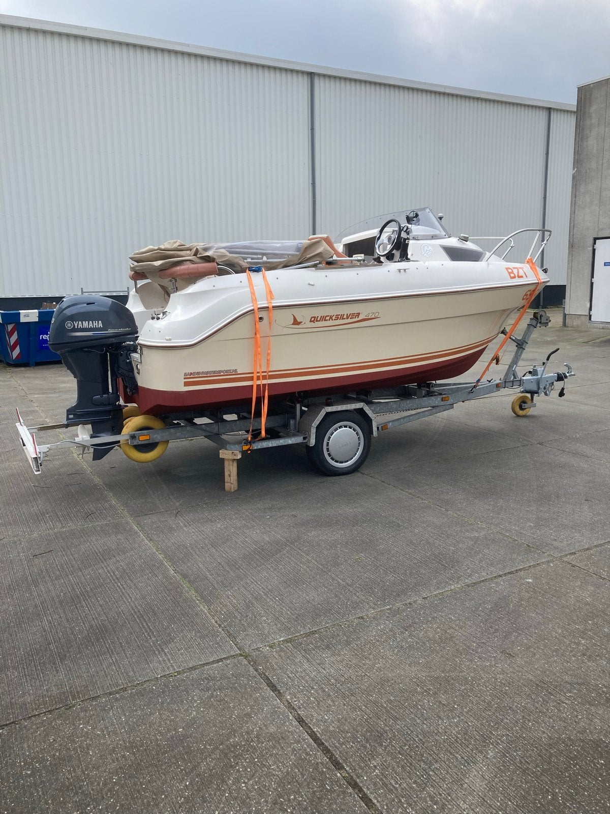 Quicksilver 470 Cabin met kanteltrailer en extra's, Gebruikt, Afdekzeil, Kajuitboot, Ophalen of Verzenden