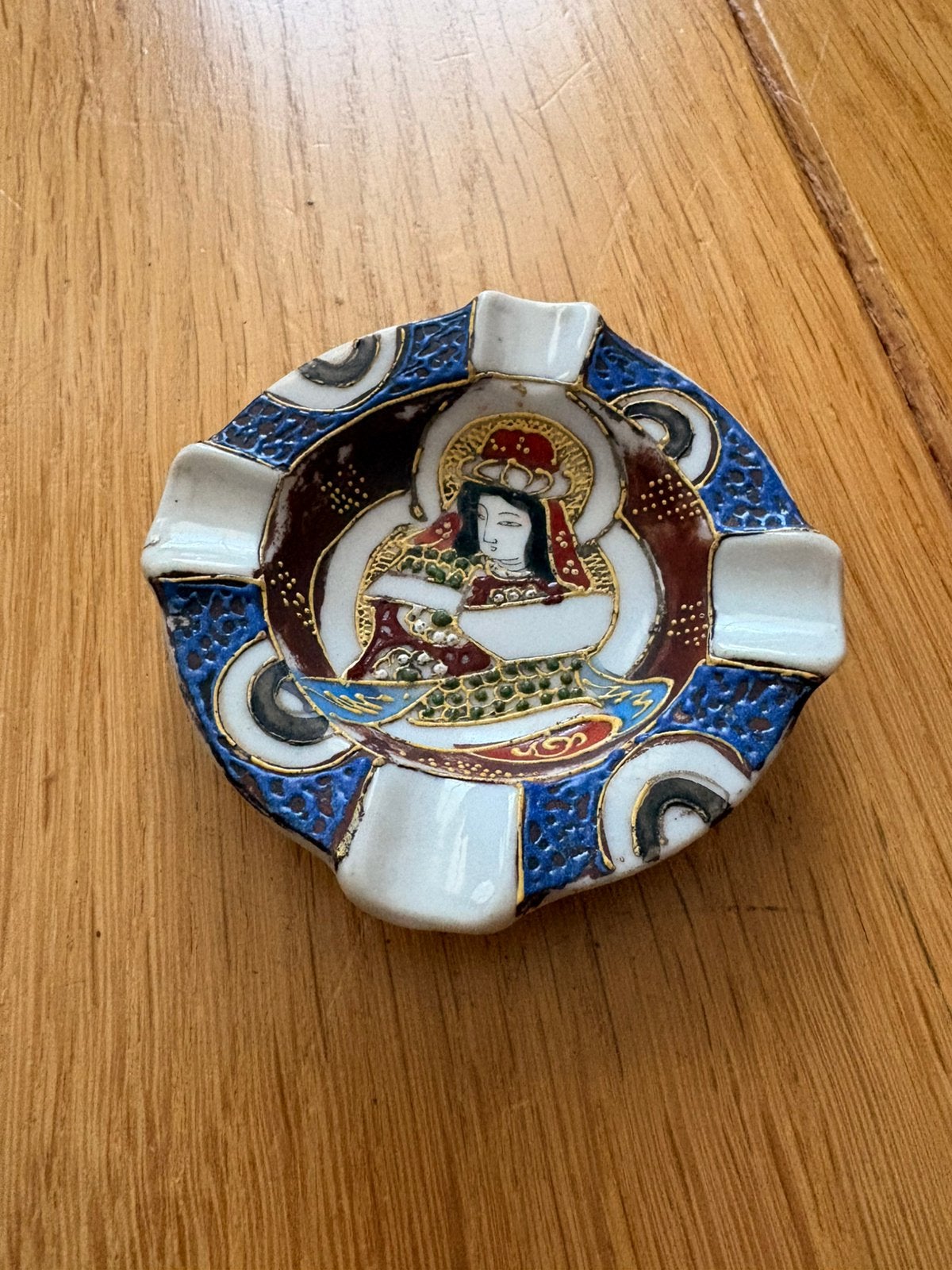 Antieke Japanse Satsuma asbak, Verzamelen, Koninklijk Huis en Royalty, Ophalen of Verzenden, Gebruikt, Servies