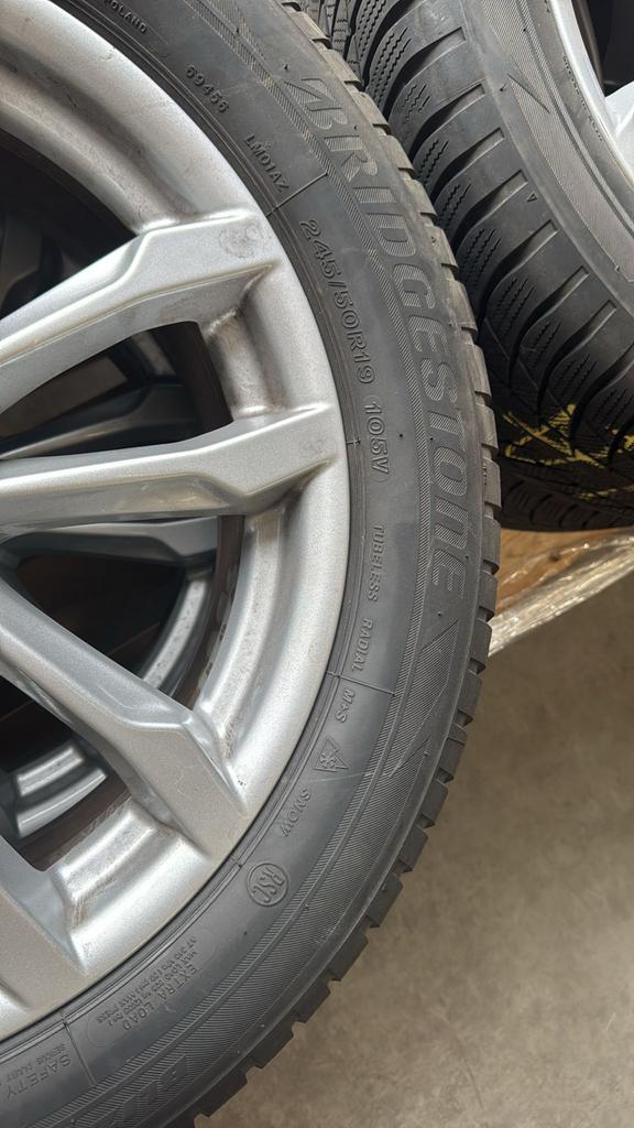 BMW Bridgestone Winterbanden met Velgen - 245/50R19, 19 inch, Banden en Velgen, Personenwagen, Gebruikt