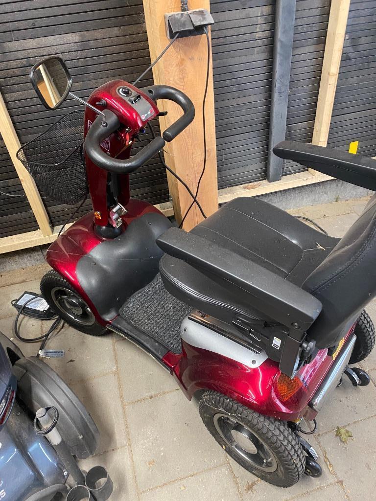 Mango scootmobiel rood, Ophalen, Gebruikt, Mango, 15 km of minder