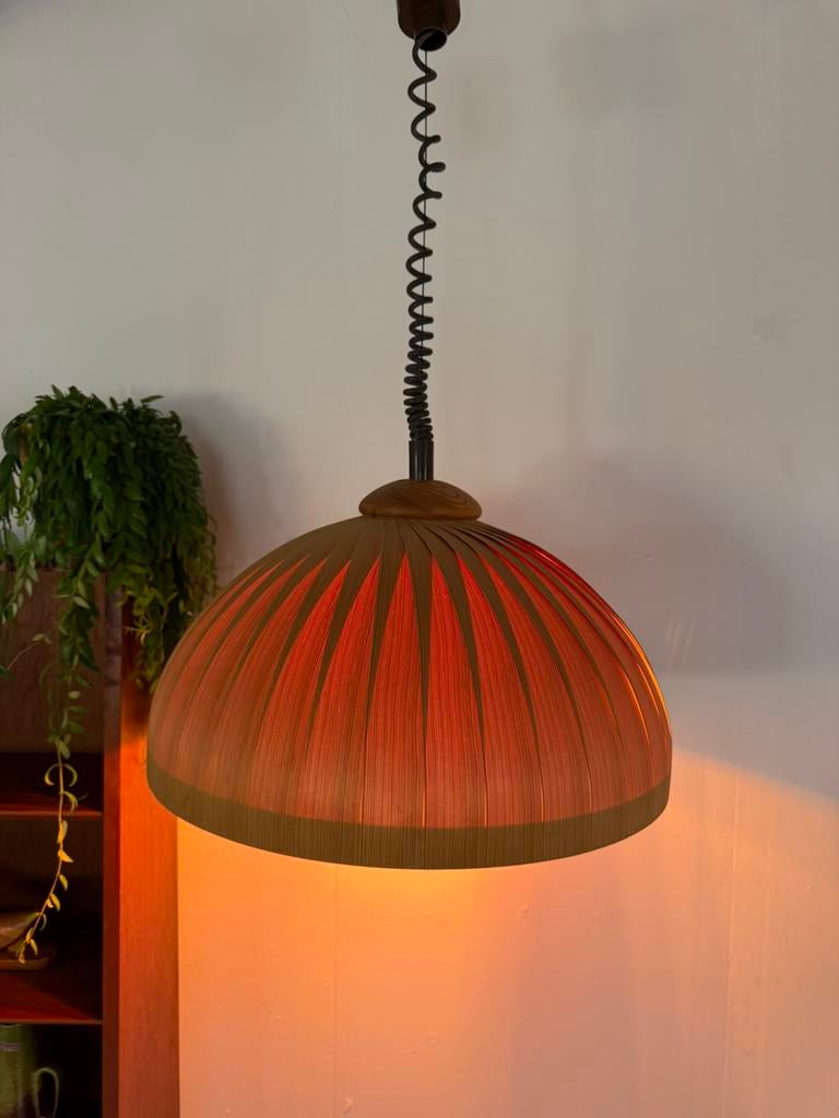 Vintage lamellen hanglamp, Hans Agne Jakobsson ‘60, Hout, Vintage retro buisframe design rotan webbing papercord deens, Ophalen of Verzenden