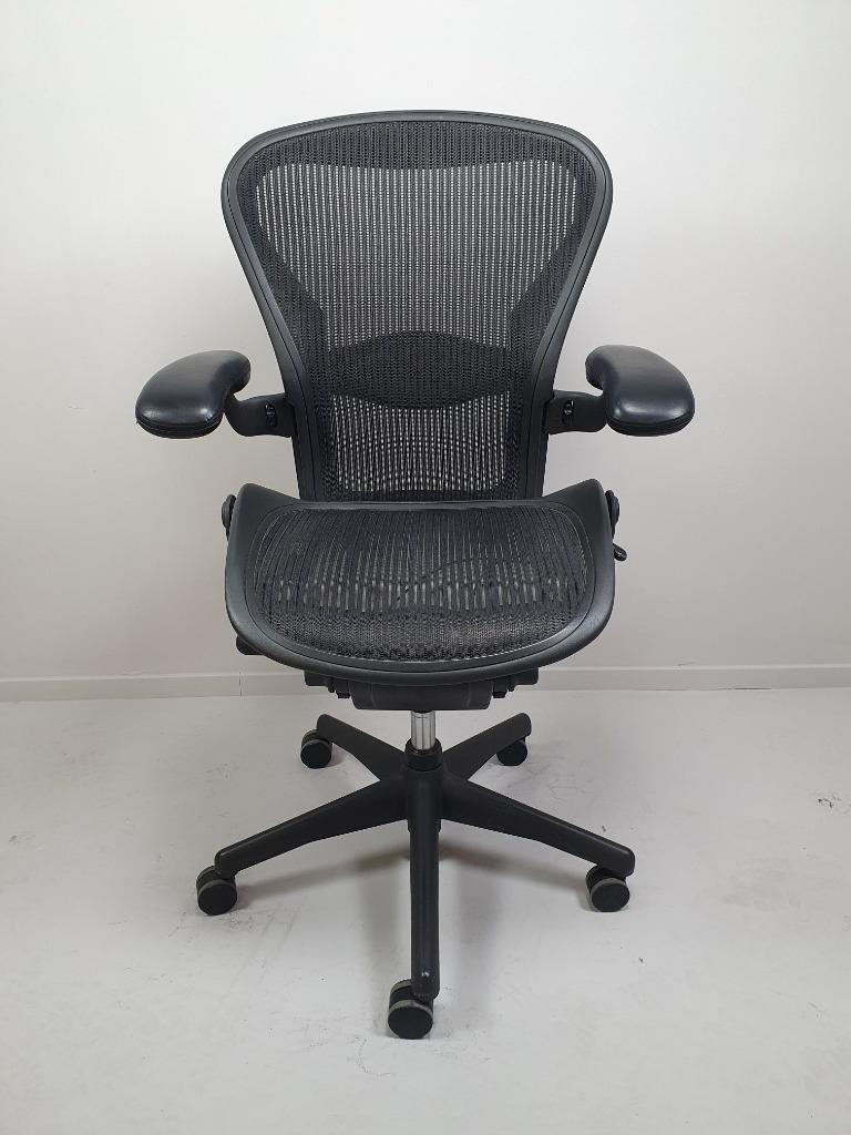 Herman Miller Aeron Graphite Refurbished Bureaustoel, Zwart, Ophalen of Verzenden, Zo goed als nieuw, /