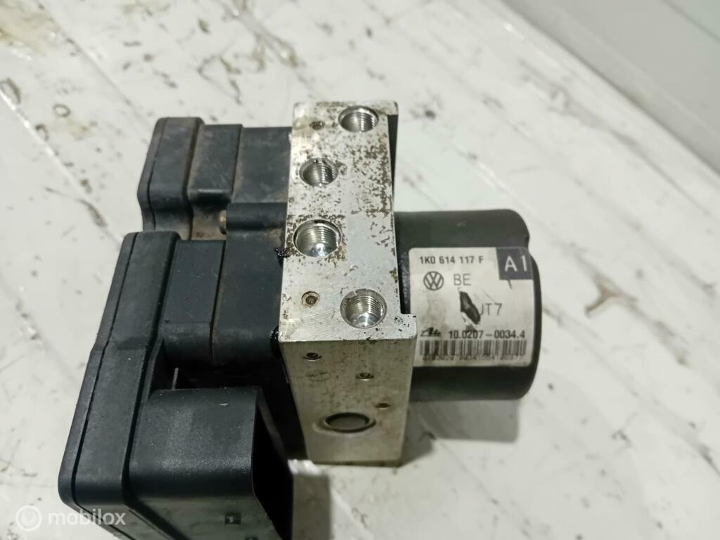 ABS pomp Volkswagen Golf 5 1K0907379N 1K0614117F, Ophalen of Verzenden, Gebruikt
