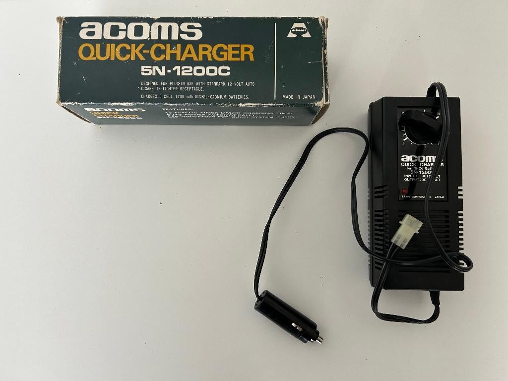 Acoms snellader met Tamiya aansluiting rc modelbouw, Hobby en Vrije tijd, Modelbouw | Radiografisch | Auto's, Ophalen of Verzenden