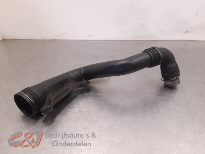 Intercooler Buis van een Volkswagen Caddy