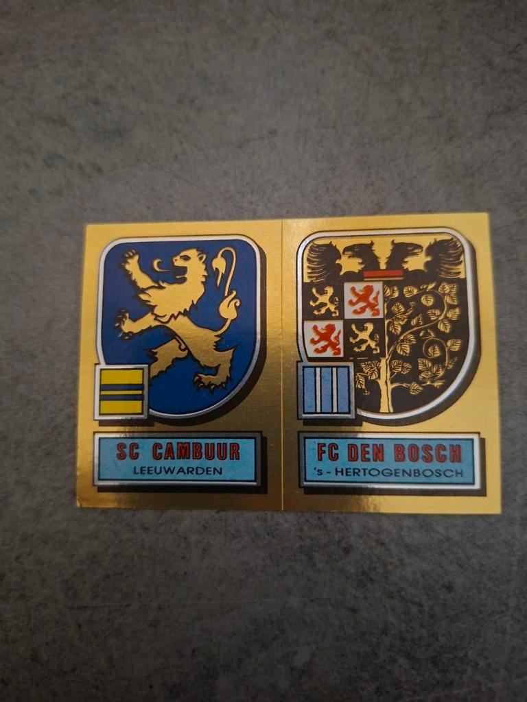 Panini sticker Voetbal 82. Emblemen SC Cambuur/FC den Bosch., Verzenden, Zo goed als nieuw, Sticker