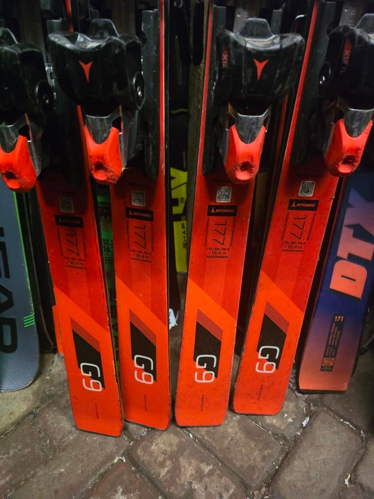 177cm ATOMIC REDSTER G9 SERVOTEC, Sport en Fitness, Skiën en Langlaufen, 160 tot 180 cm, Ophalen of Verzenden, Zo goed als nieuw