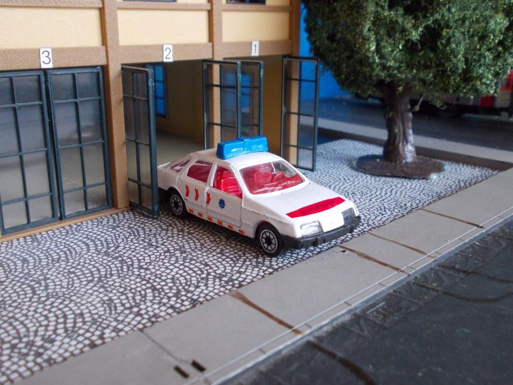 1:64 Ford Sierra Ghia Corgi Juniors Rijkspolitie, Ophalen of Verzenden, Gebruikt, Auto