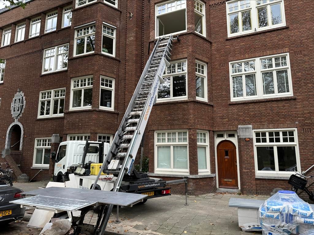 Foto 6 van Verhuislift huren | Ladderlift / Meubellift met bediening