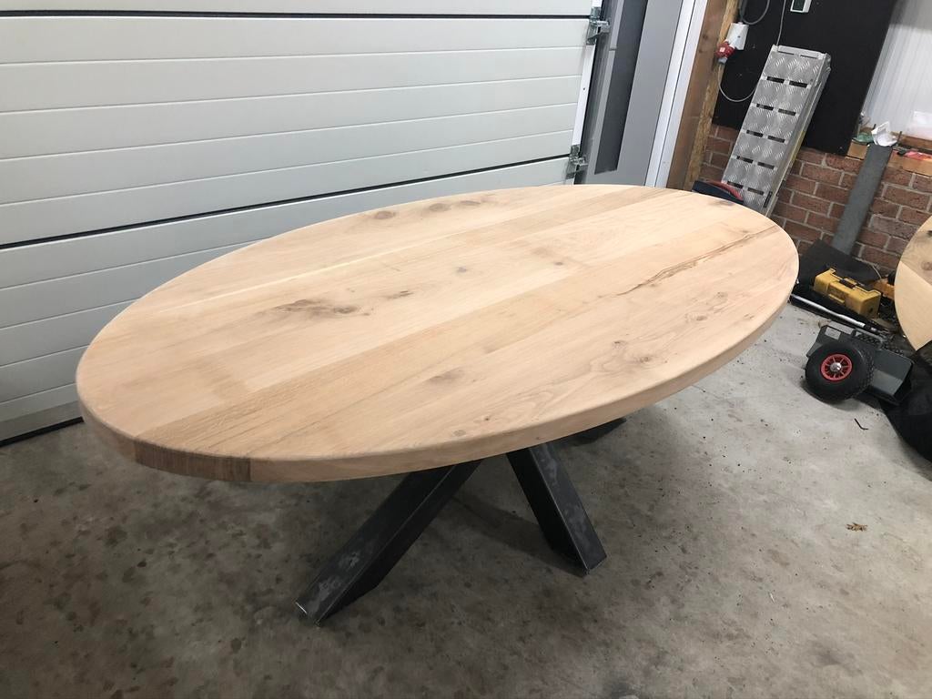 Mooie massief eiken ovale tafels met industriele poot, Huis en Inrichting, Tafels | Eettafels, 100 tot 150 cm, Eikenhout, Ophalen of Verzenden