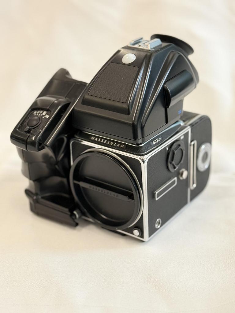 HASSELBLAD 503 cw met remote, Ophalen of Verzenden, Zo goed als nieuw, Spiegelreflex, Overige Merken