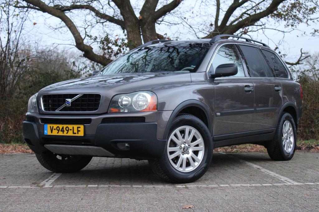 Volvo XC90 2.4 D5 automaat grijs kenteken youngtimer, Auto's, Automaat, Beige, 2020 kg, 163 pk