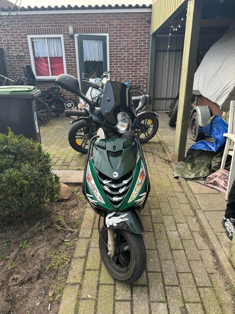 Iget zip scooter in goede staat, Fietsen en Brommers, Ophalen of Verzenden, Gebruikt, Overige typen, Piaggio