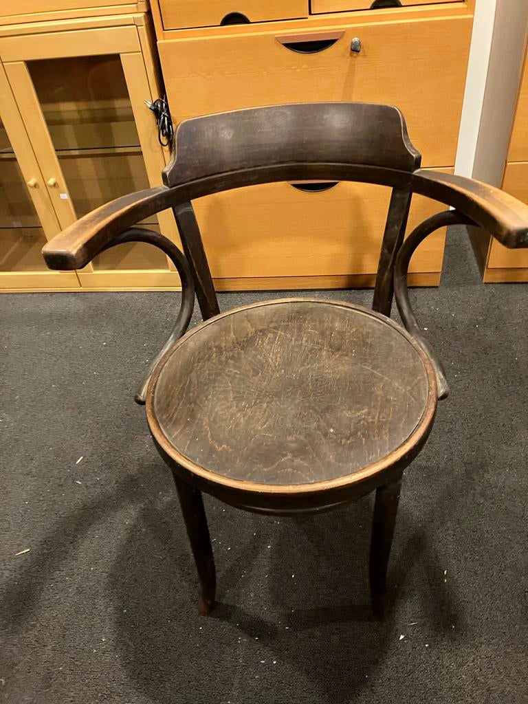 Thonet Armstoel Gebogen Beukenhout  stempel, Antiek en Kunst, Ophalen