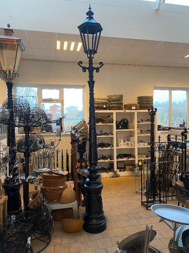Tuinlantaarn gietijzer NIEUW, Staande lamp, Ophalen of Verzenden, Netvoeding, 50 tot 250 watt