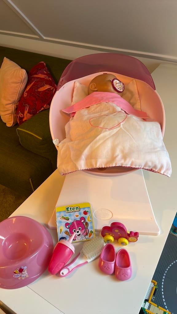 Baby born met bedje en accessoires, Ophalen of Verzenden, Zo goed als nieuw, Babypop