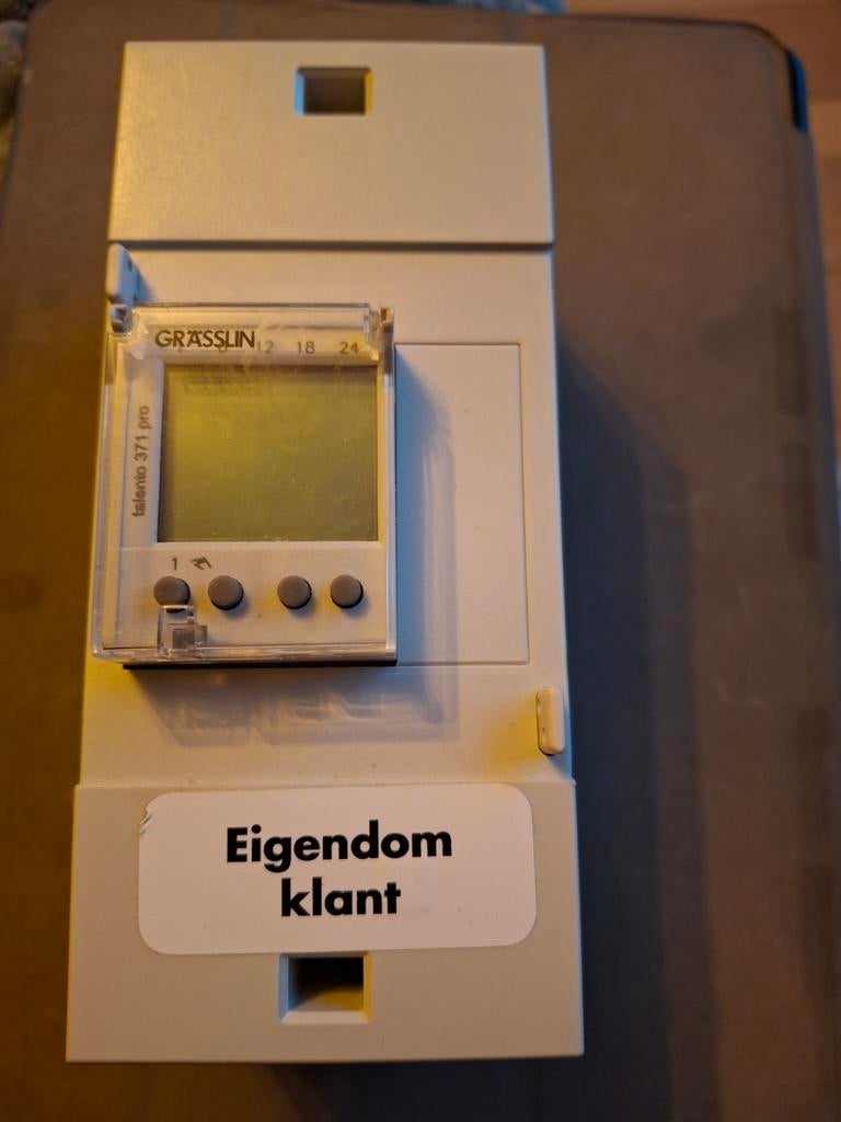 Grasslin Talento 371 Pro Schakelklok, Doe-het-zelf en Verbouw, Elektra en Kabels, Ophalen of Verzenden, Gebruikt, Schakelaar